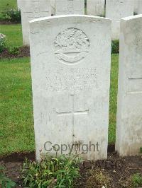 Etaples Military Cemetery - Richards, W H