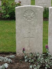 Etaples Military Cemetery - Richardson, Edward