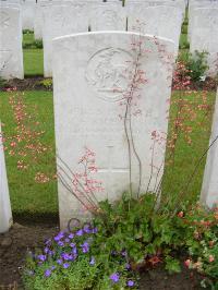 Etaples Military Cemetery - Richardson, Reece Edward