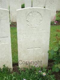 Etaples Military Cemetery - Richardson, Thomas