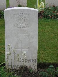 Etaples Military Cemetery - Riches, H