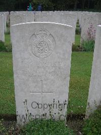 Etaples Military Cemetery - Riddler, Wilfred Harry