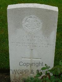 Etaples Military Cemetery - Ridley, A