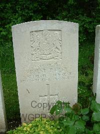 Etaples Military Cemetery - Ridley, Ernest