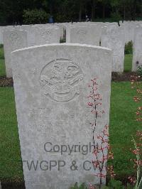 Etaples Military Cemetery - Rigby, R
