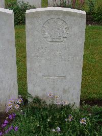 Etaples Military Cemetery - Riley, Bernard