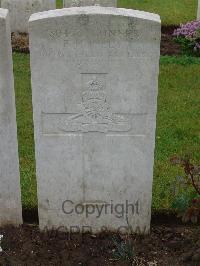 Etaples Military Cemetery - Riley, F H