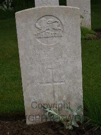 Etaples Military Cemetery - Riley, Walter