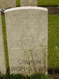 Etaples Military Cemetery - Riordan, James