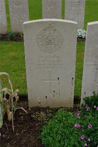 Etaples Military Cemetery - Rivers, P H