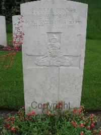 Etaples Military Cemetery - Roach, Ernest Henry