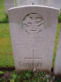 Etaples Military Cemetery - Roach, John Edward