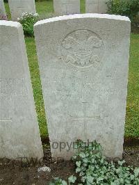 Etaples Military Cemetery - Roberts, A