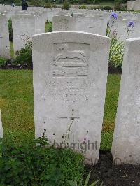 Etaples Military Cemetery - Roberts, C