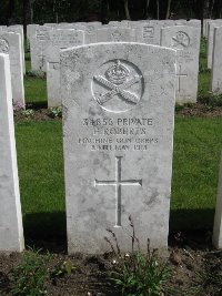 Etaples Military Cemetery - Roberts, E