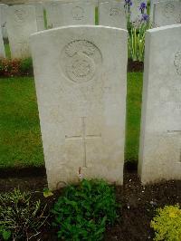 Etaples Military Cemetery - Roberts, Edward