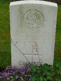 Etaples Military Cemetery - Roberts, Joseph Richard