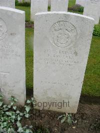 Etaples Military Cemetery - Roberts, Peter