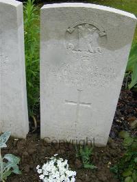 Etaples Military Cemetery - Robertson, James