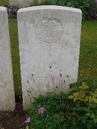 Etaples Military Cemetery - Robins, W