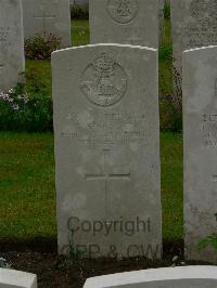 Etaples Military Cemetery - Robinson, C