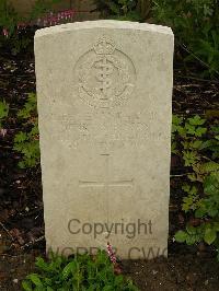 Etaples Military Cemetery - Robinson, Henry