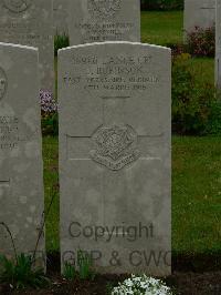 Etaples Military Cemetery - Robinson, J