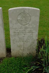 Etaples Military Cemetery - Robinson, Jack
