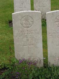 Etaples Military Cemetery - Robinson, John James