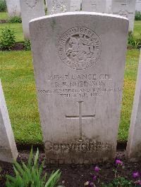 Etaples Military Cemetery - Robinson, Robert Errington