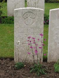 Etaples Military Cemetery - Robson, C
