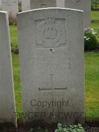 Etaples Military Cemetery - Robson, John Walter