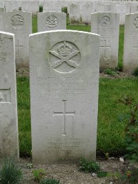 Etaples Military Cemetery - Rodger, Andrew Robertson