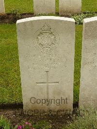 Etaples Military Cemetery - Roffey, Thomas