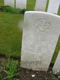 Etaples Military Cemetery - Rogan, James Henry