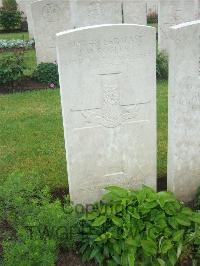 Etaples Military Cemetery - Rogerson, John William