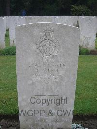 Etaples Military Cemetery - Rolph, B