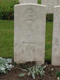 Etaples Military Cemetery - Roper, Frederick John Henry