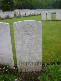 Etaples Military Cemetery - Roper, Lewis Abraham