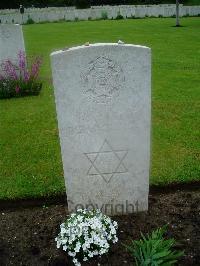 Etaples Military Cemetery - Rosenberg, Judah