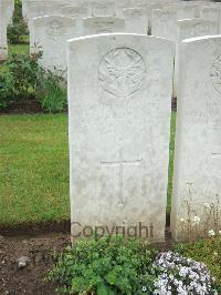 Etaples Military Cemetery - Ross, Donald