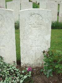 Etaples Military Cemetery - Ross, John Winning