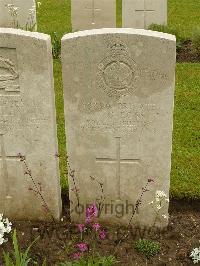 Etaples Military Cemetery - Ross, W G