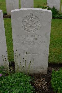 Etaples Military Cemetery - Round, Alfred