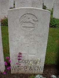 Etaples Military Cemetery - Rourke, H