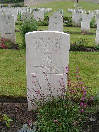 Etaples Military Cemetery - Rous, Thomas
