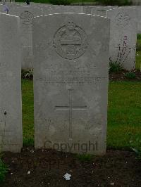 Etaples Military Cemetery - Rouse, H W