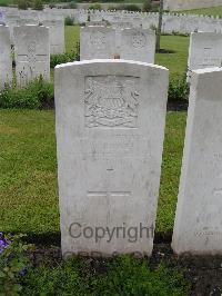 Etaples Military Cemetery - Rowe, A