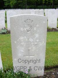 Etaples Military Cemetery - Rowe, Hugh Owen