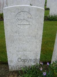 Etaples Military Cemetery - Royden, A